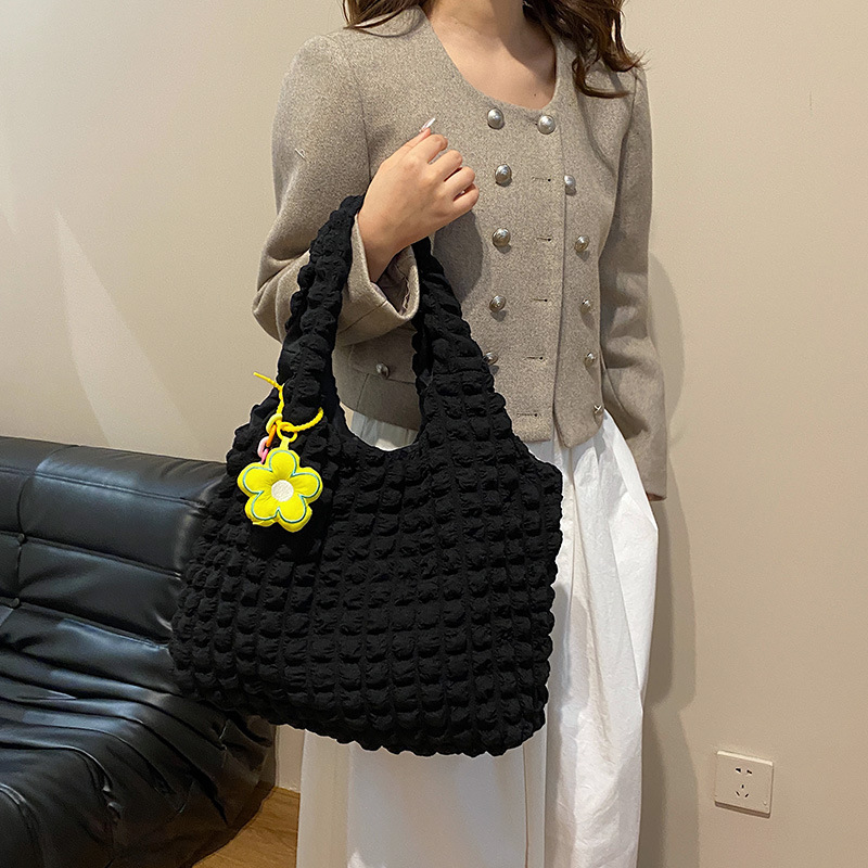 Stylish cloud bubble flower single-shoulder bag, vest bag, simple pleated bag for female students, bubble woven cloud bag details Picture