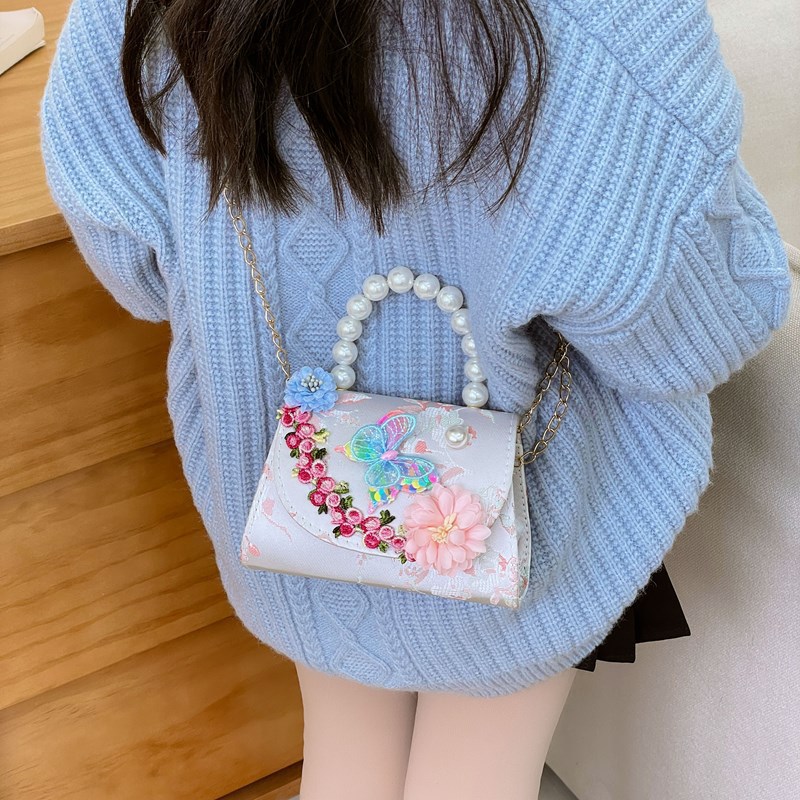 Children's bag, Chinese style butterfly flower, girls' crossbody bag, princess pearl handbag, single-shoulder crossbody bag details Picture