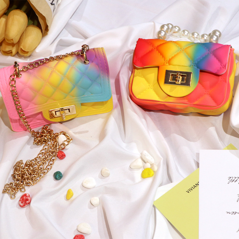 2025 Summer New diamond-shaped small jelly bag, Fairy fragrance pearl chain bag, fashionable young girl single-shoulder crossbody bag details Picture