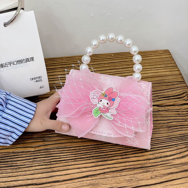 Children's bag, fashionable princess pearl handbag, cute little girl coin purse, stylish lace single-shoulder crossbody bag Application Scenario