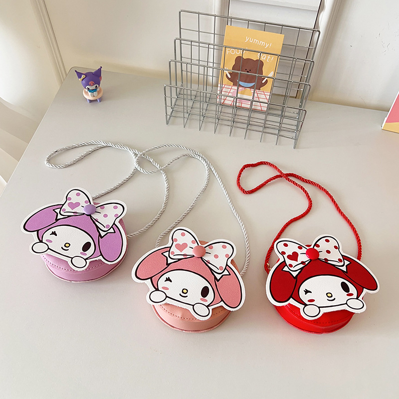 Sanrio 2025 New cartoon chest bag, fashionable and cute children's bag, casual crossbody bag for boys and girls, children's back Application Scenario