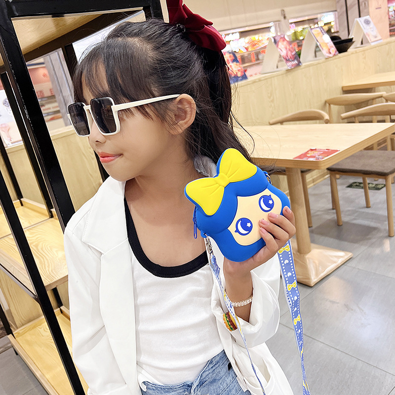 Fashionable, cute cartoon crossbody bag, silicone coin purse, trendy girl student bag, children's gift, women's bag Specification drawing