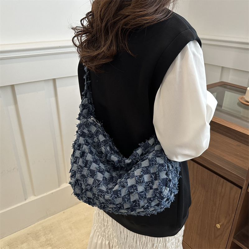 Casual and fashionable crossbody bag 2025 new style large-capacity simple checkered single-shoulder bag, personalized and versatile, lightweight underarm bag Specification drawing
