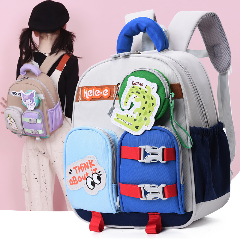 New cute cartoon kindergarten schoolbag, 2-5 years old backpack for boys and girls, lightweight and load-reducing children's schoolbag 4 Application Scenario