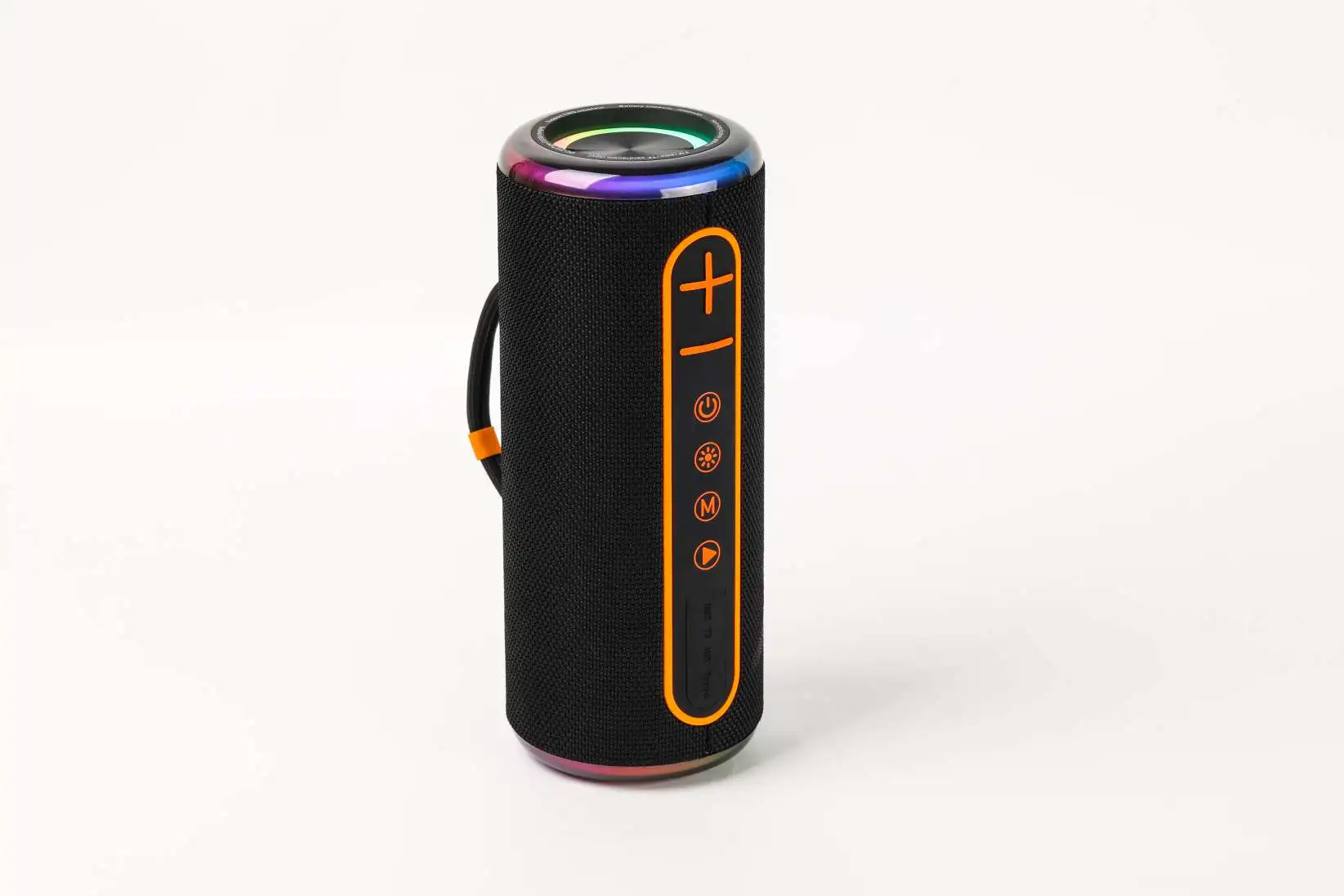 The p278 Bluetooth speaker with a radio and a USB flash drive (TF) can be inserted detail image 2