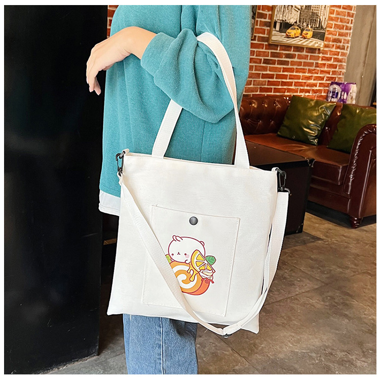The new Korean-style cute Japanese-style single-shoulder bag is selling well. It's a simple and versatile canvas bag for college students' crossbody tutoring Application Scenario