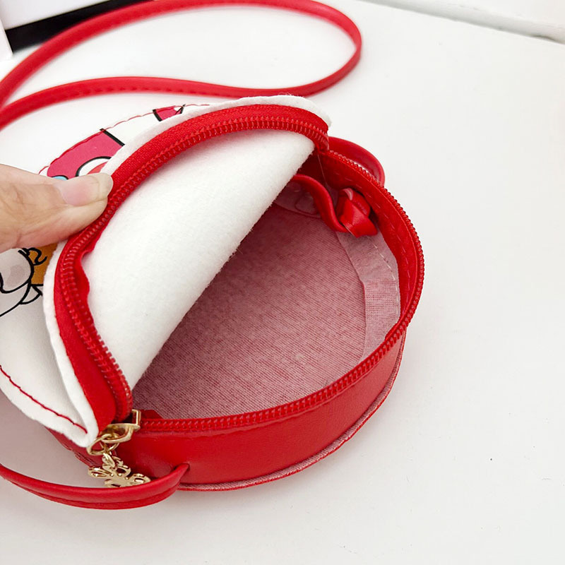 2022 New Korean-style children's bag, trendy single-shoulder small round bag, cartoon and anime baby coin purse, girls' crossbody bag Application Scenario