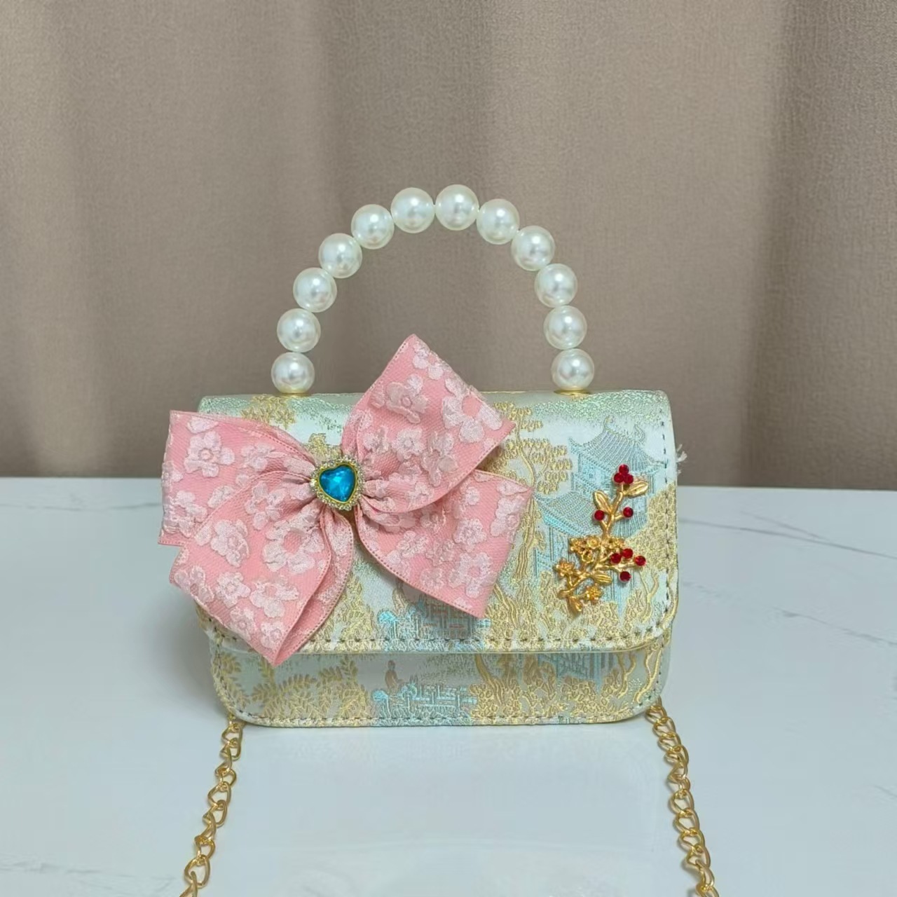 New children's bags: girls' single-shoulder bag, cute princess pearl handbag, bow, traditional Chinese style crossbody bag, small square bag Application Scenario