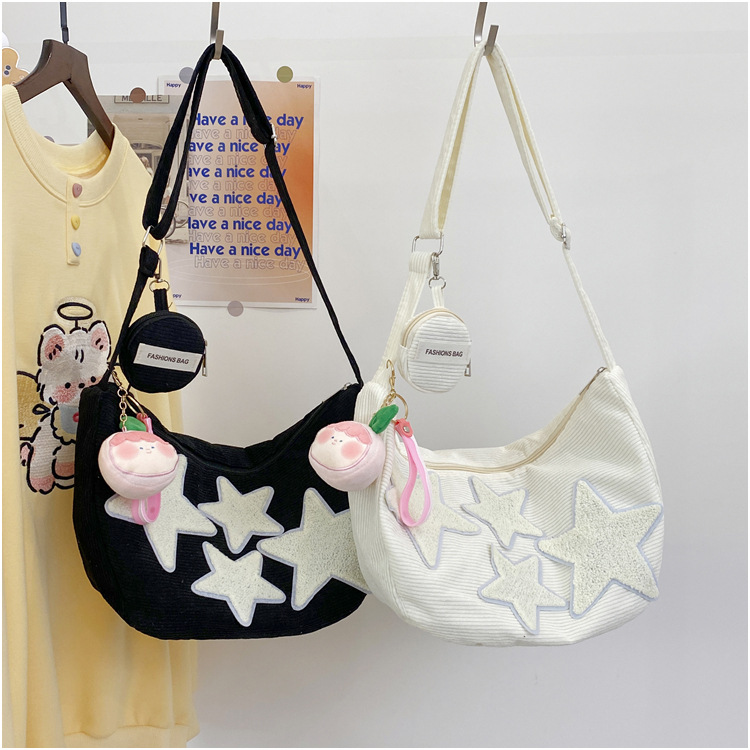 Large-capacity five-pointed star bag, women's crossbody Instagram summer cute and versatile single-shoulder canvas bag, student commuting dumpling bag Application Scenario