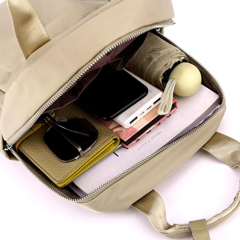 Colorful Fox Lady's Backpack, Japanese-style custom-made LOGO, large-capacity backpack, outdoor casual travel bag Application Scenario