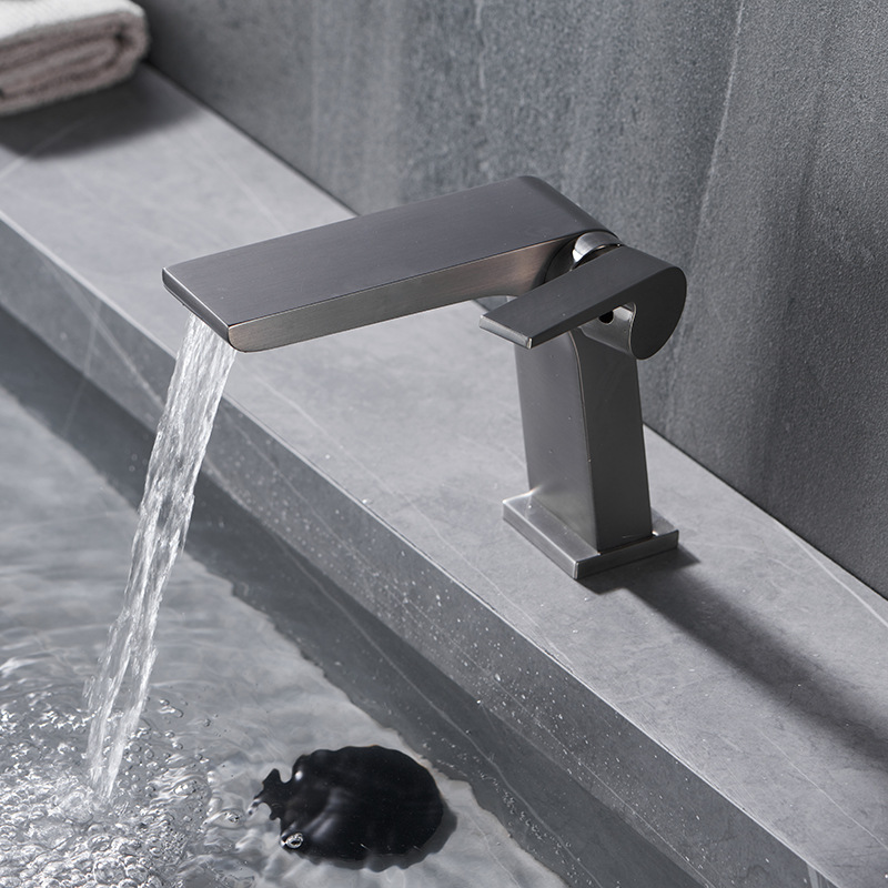 Copper gun, grey piano key switch faucet, black chrome cold and hot basin faucet, golden bathroom faucet details Picture