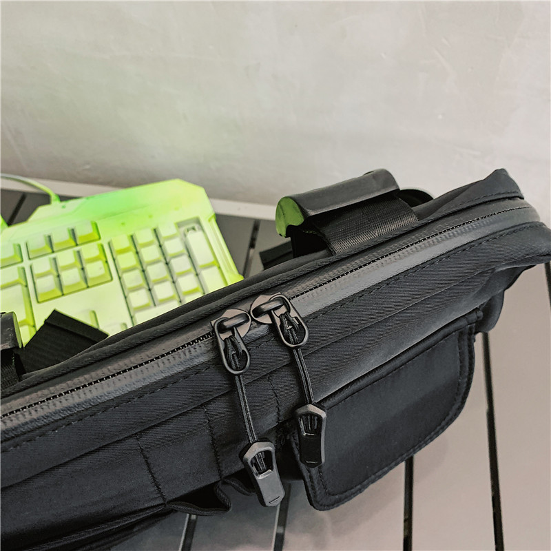 New streetwear men's and women's vest bags, hip-hop tactical functional backpacks, workwear motorcycle chest bags, Hong Kong-style crossbody bags Application Scenario