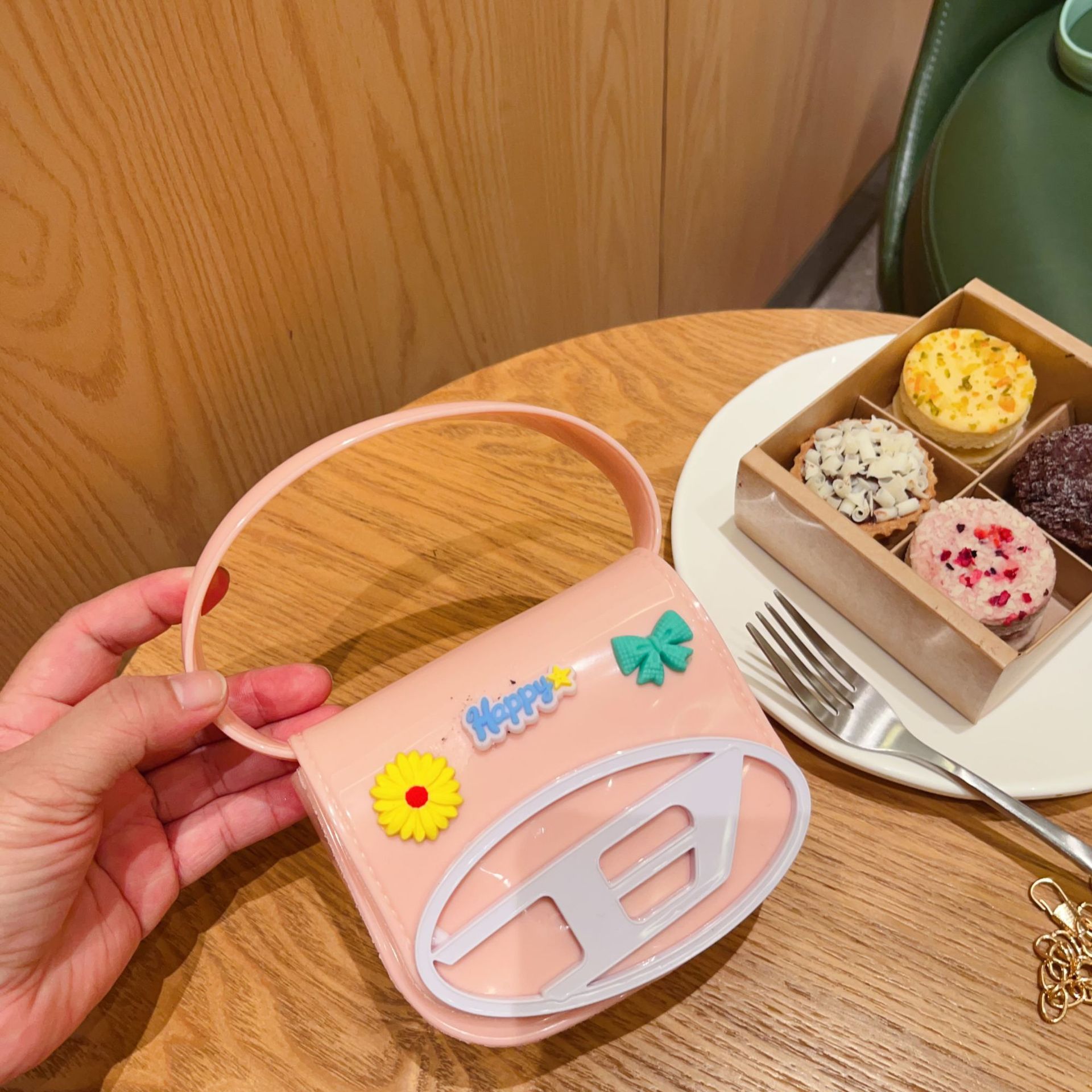 2025 Fashion New Style flower jelly Bag Mini Personalized PVC fashion single-shoulder crossbody women's bag DIY Makeup bag Item Picture