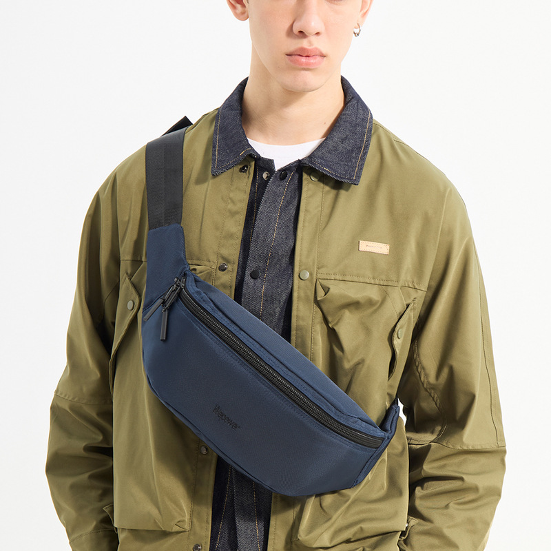 The new WEPOWER men's single-shoulder crossbody bag is a lightweight and simple chest bag, a small mobile phone crossbody bag and an outdoor sports waist bag details Picture