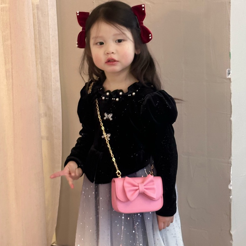 Popular children's small bag 2025 New Korean-style trendy pearl chain handbag, fashionable diamond-shaped single-shoulder crossbody bag details Picture