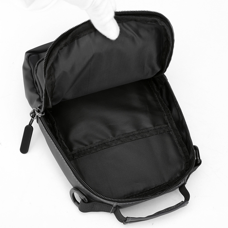 Factory direct sales of new multi-functional men's chest bags, fashionable and casual single-shoulder crossbody bags, outdoor travel small bags, cross-border Item Picture