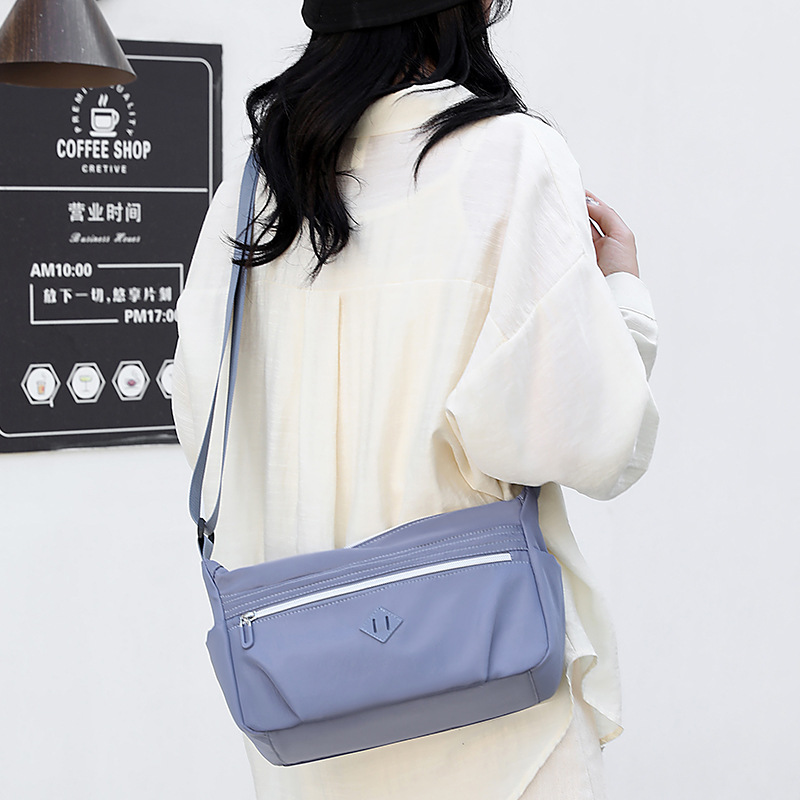 Colorful Fox's new women's shoulder bag, a simple and large-capacity crossbody bag in Korean style, and a water-resistant nylon bag Specification drawing