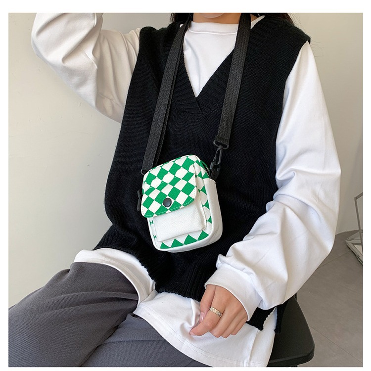 Ins-style small bags are selling well, including student canvas bags, single-shoulder crossbody bags, mobile phone bags, portable and cute planner bags for girls Specification drawing