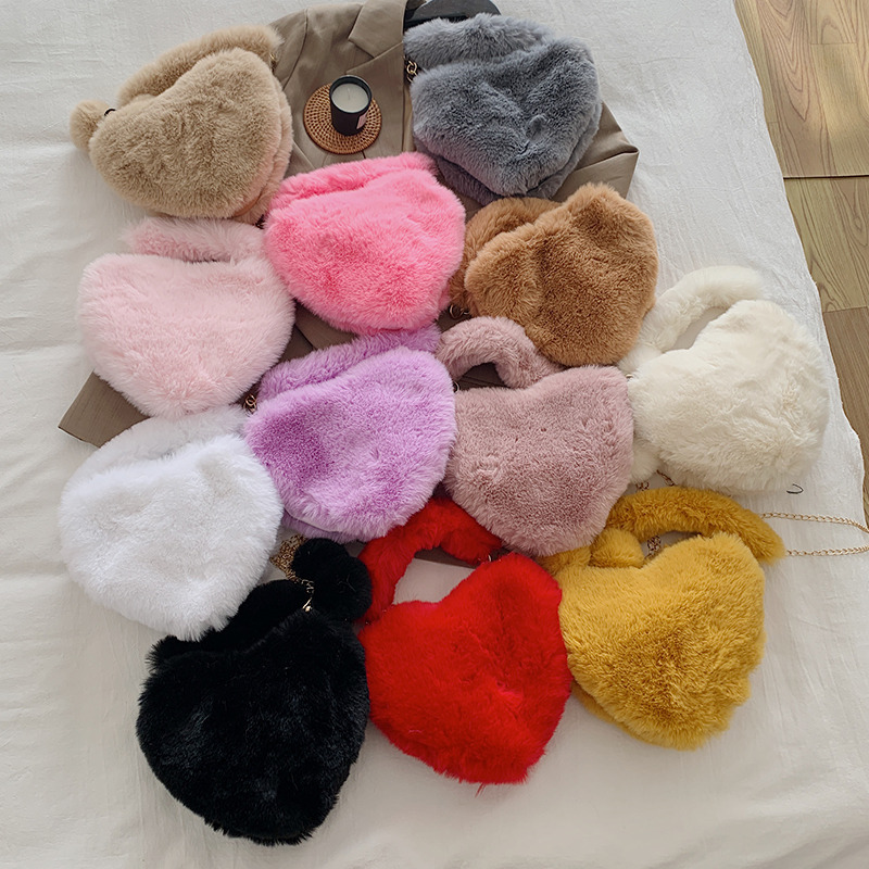 Cute heart-shaped chain crossbody bag, fashionable and stylish single-shoulder plush bag, Korean style Instagram girls' large-capacity storage bag full figure