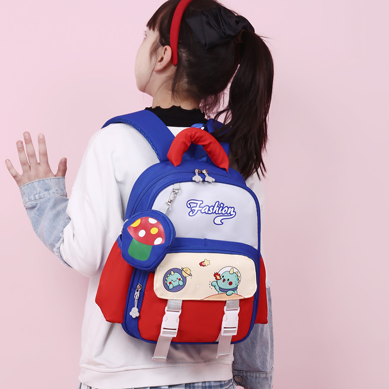 New children's schoolbags with cute cartoon prints, large-capacity backpacks for primary school students, lightweight for boys and girls, grades 1-2 Application Scenario