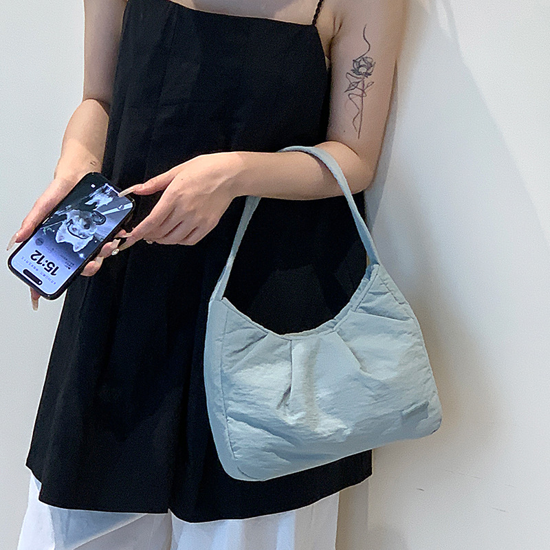 Colorful Fox's niche Korean version gentle pleated solid color underarm bag, simple and stylish, casual and versatile single-shoulder bag Specification drawing
