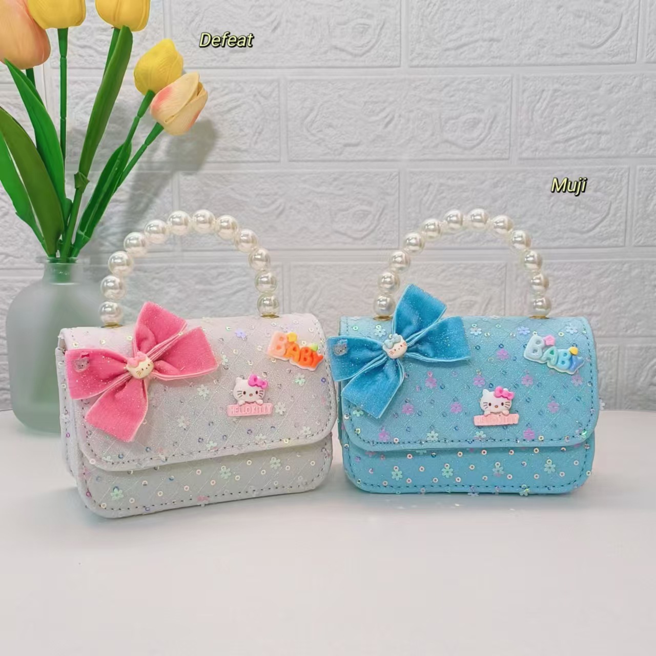 Bow cartoon bag, children's bag, pearl handbag, little girl's loose change accessory bag, chain bag, sequined small square bag Application Scenario