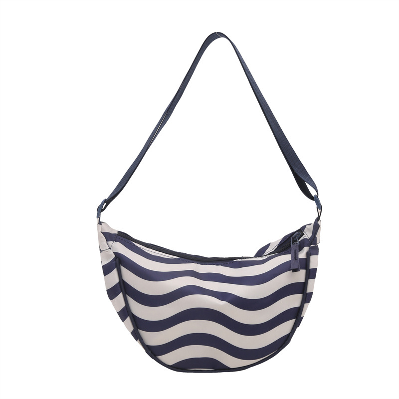 2025 Korean-style laid-back crossbody bag new versatile commuting dumpling bag, large-capacity commuting single-shoulder bag for women Item Picture