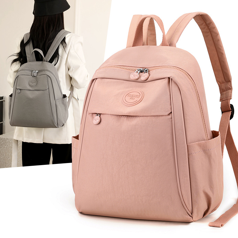 Colorful Fox's new women's backpack is a fashionable and trendy casual backpack with a large capacity and water repellent for students full figure