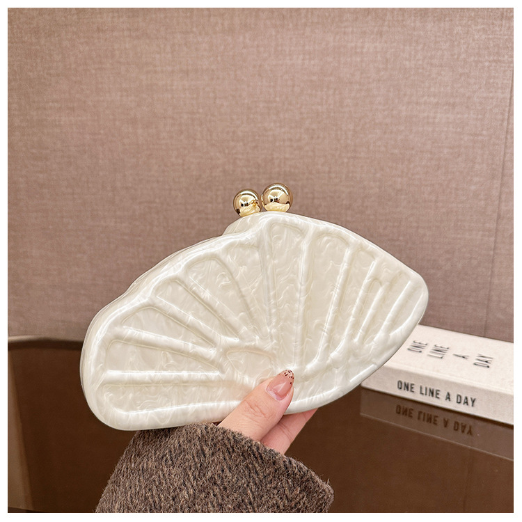Cross-border foreign trade ladies' new European and American diagonal cross bag, shell fan-shaped acrylic bag, fashionable wedding and dinner hand-held bag Specification drawing