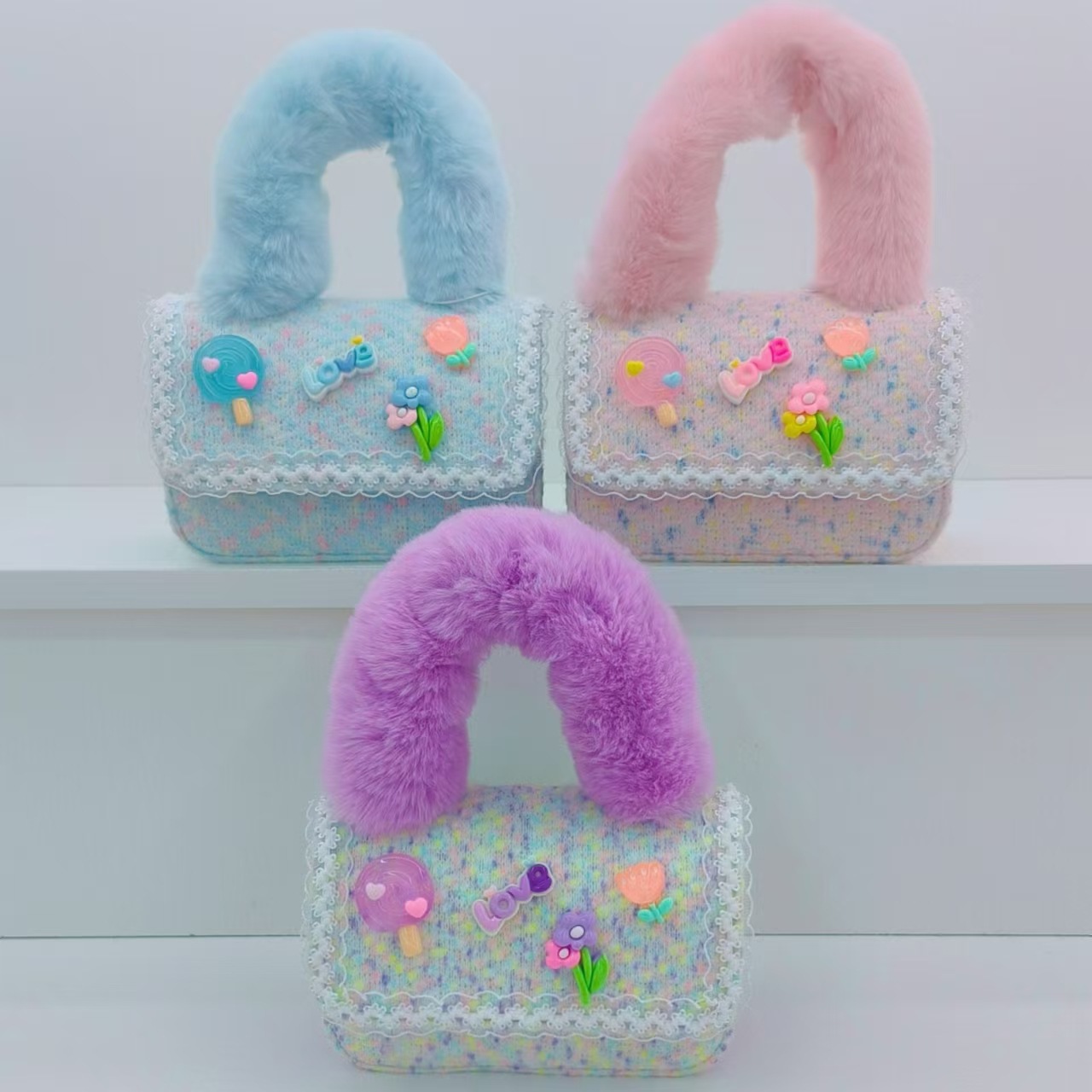 Girls' plush handbag, single-shoulder crossbody bag, little girl's coin purse, accessory bag, stylish cartoon princess children's bag details Picture