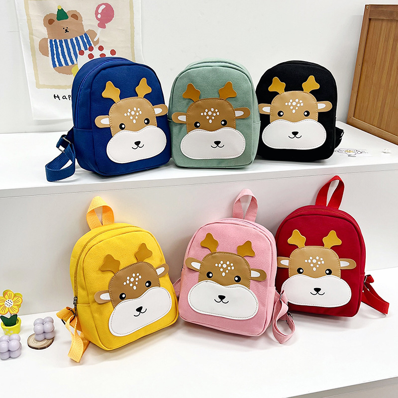Cartoon kindergarten small schoolbags for boys and girls aged 3-6, cute backpacks, fashionable color-blocking canvas children's backpacks Application Scenario