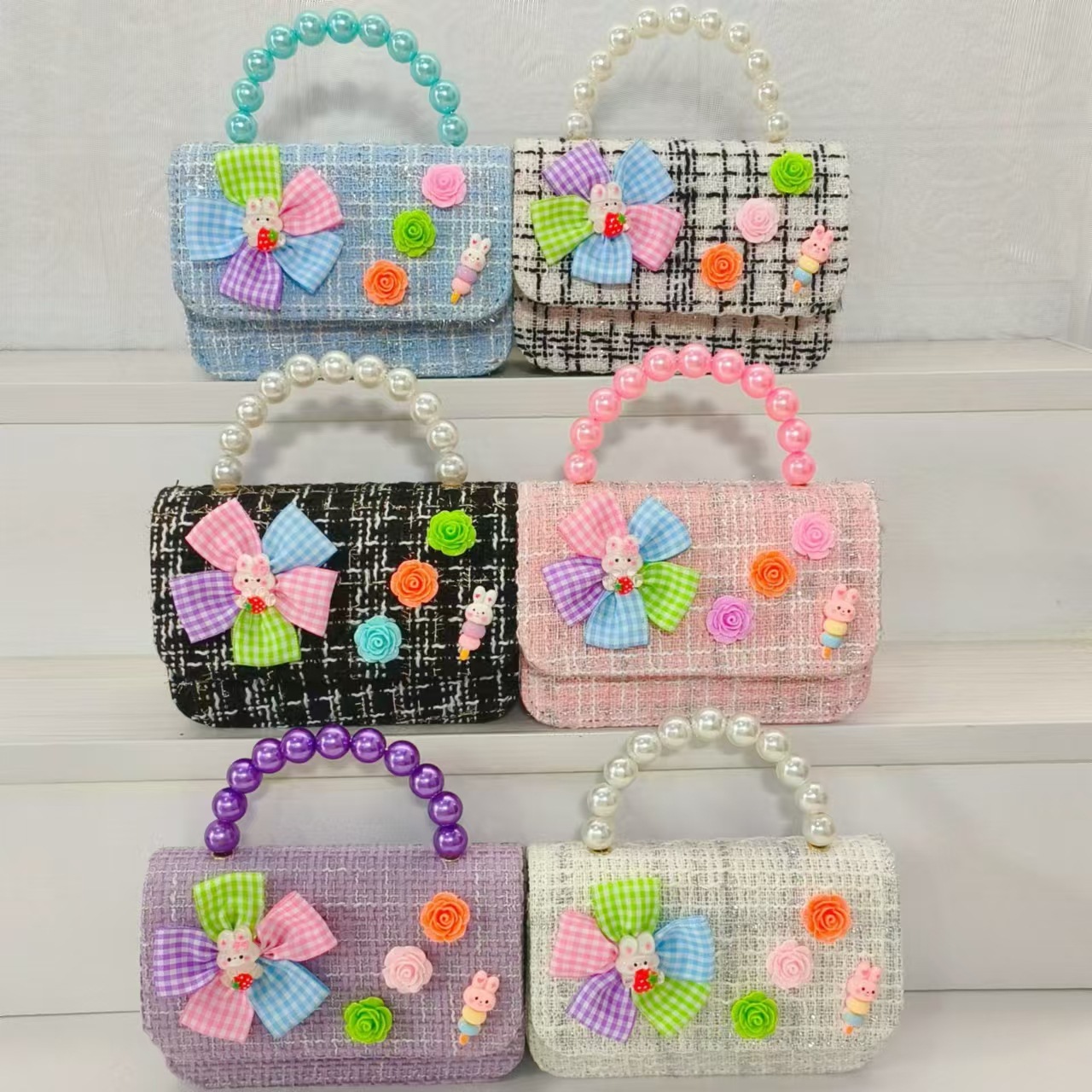 Pearl handbag, princess bag, single-shoulder crossbody loose change accessory, small square bag, white rabbit chain, girl's lucky money bag Application Scenario