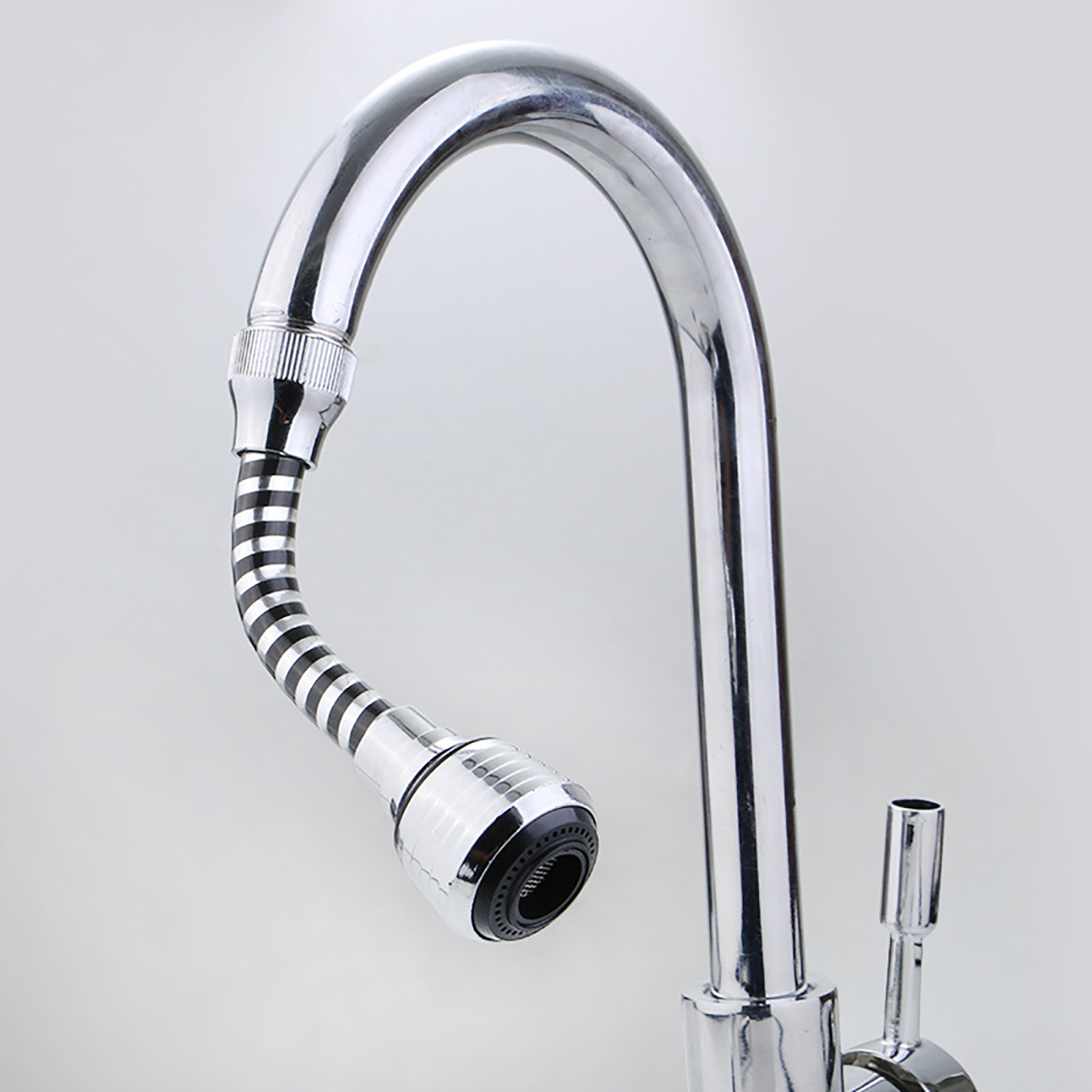 Splash-proof PVC black wire long, threaded installation splash-proof head, pressure-increasing soft foaming device, kitchen shower faucet Application Scenario