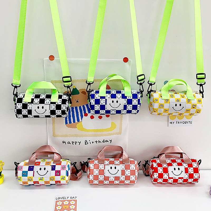 Wholesale children's small bags, crossbody bags, boys' and girls' single-shoulder bags, mini color-blocked, fashionable and stylish hand-held small bags in 2022 full figure