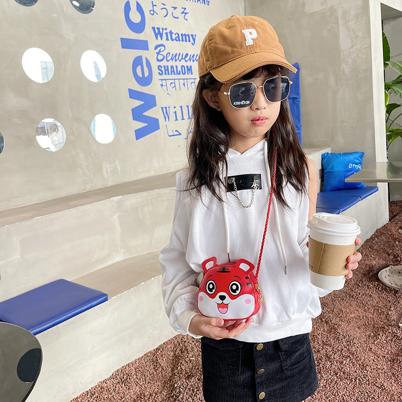2022 Year of the Tiger New Children's coin Purse, Auspicious Tiger crossbody fashionable pu cute single-shoulder bag for both men and women Specification drawing