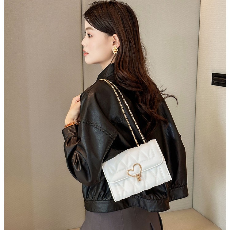 2025 Summer New embroidered thread bag, shoulder bag, crossbody bag, women's bag, pu bag, diamond-shaped bag, Chanel style details Picture