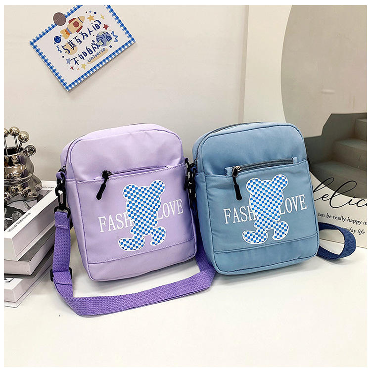 A simple and stylish single-shoulder bag, a new summer Oxford fabric large-capacity student bag, a Korean version of a single-shoulder crossbody bag details Picture