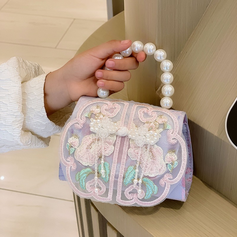 Cute princess pearl bag for girls, hand-held embroidered lace, versatile small square bag, ethnic style children's crossbody bag details Picture