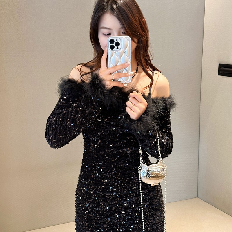 Cartoonish, mini and cute zinc alloy small bag for women, 2025 new style, stylish single-shoulder bag, crossbody chain and metal Application Scenario