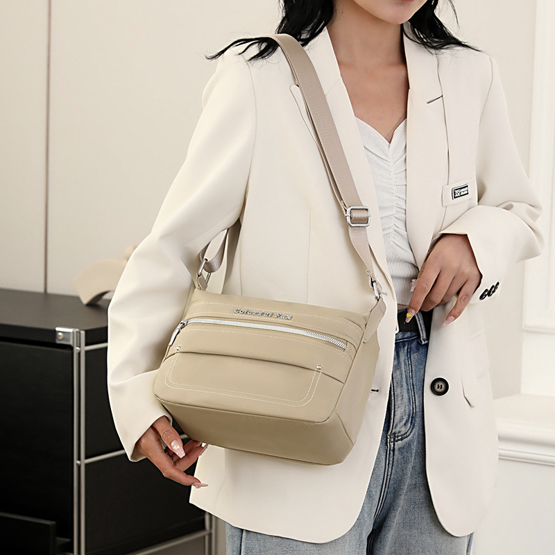 Colorful Fox's new versatile women's single-shoulder bag, large-capacity commuter bag, Korean style trendy and simple crossbody bag Specification drawing