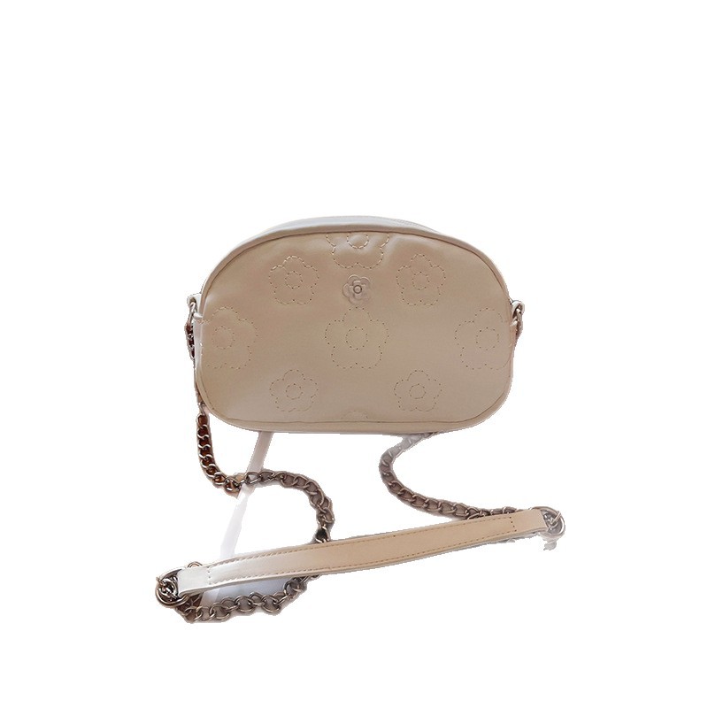 New fashionable and versatile single-shoulder crossbody bag for women, lightweight and trendy chain-printed camera bag Item Picture