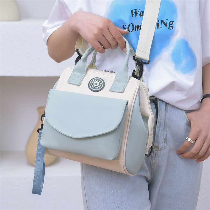 Detachable mommy bag, mother and baby bag, milk bag, hand-held baby walking bag, baby stroller, storage bag, hand-held small mom Application Scenario