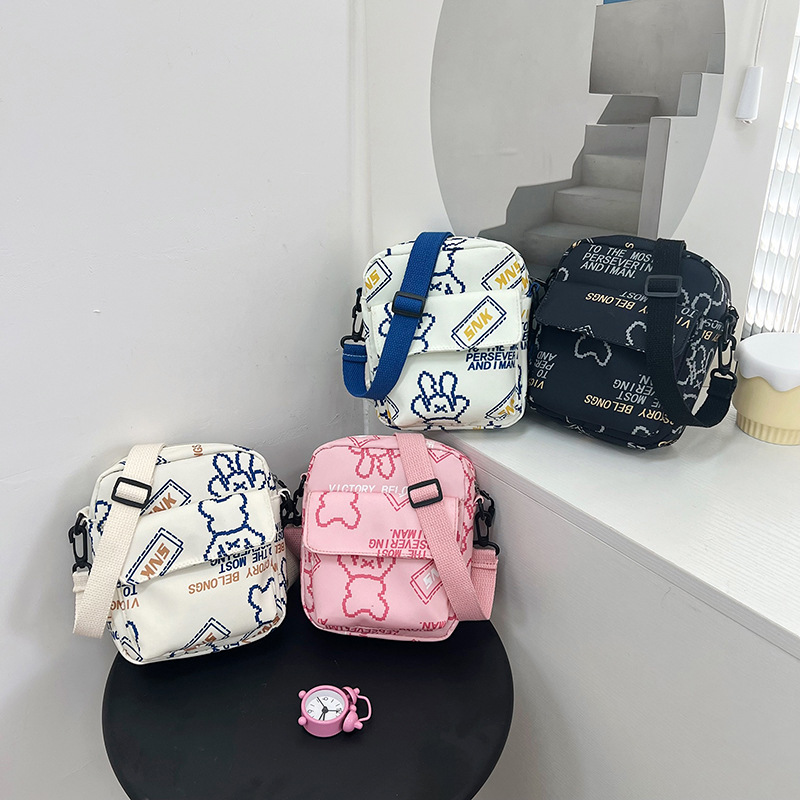 Versatile ins nylon bag, women's mobile phone, cute small square bag, shoulder bag, fashionable graffiti polyester crossbody bag, pain bag full figure