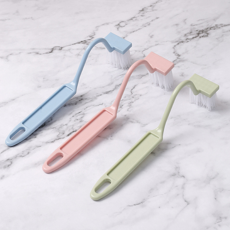 Japanese-style curved V-shaped toilet brush, long-handled soft bristles for thorough cleaning without blind spots, wall-mounted household cleaning brush Application Scenario