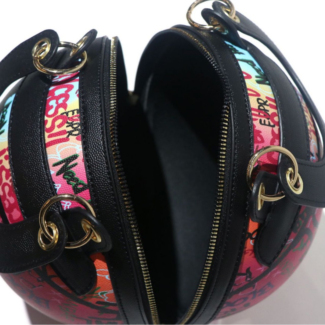The new round, personalized, painted and graffiti basketball bag with chain and small round bag from Europe and America cross-border for women in 2025 is trendy Item Picture