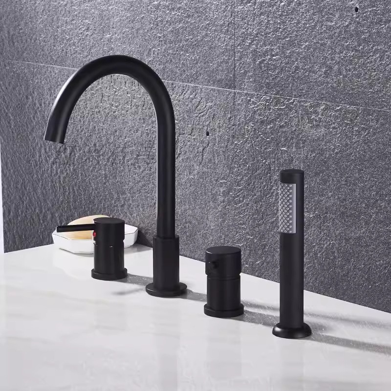 Copper split faucet, vertical four-piece set, bathtub faucet, four-hole showerhead, black chrome plated, gold brushed gold Application Scenario