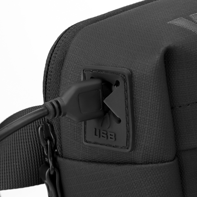 WEPOWER's new men's bags include casual single-shoulder bags, chest bags, stylish crossbody bags, and small crossbody bags Application Scenario