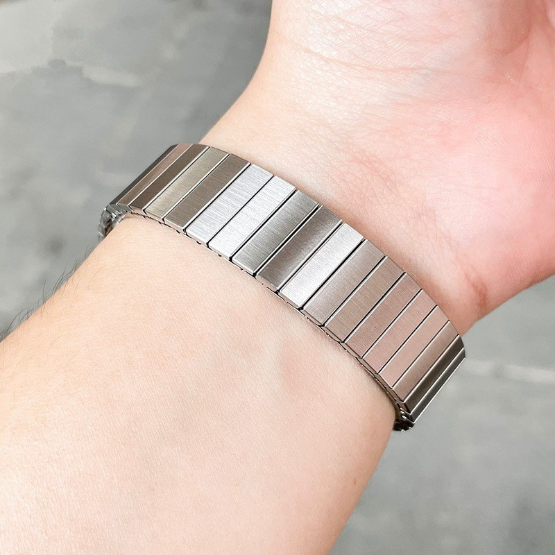 Suitable for Apple S10 strap, iWatch9se8 stainless steel small waist, metal elastic single-loop bracelet, 42mm, female Application Scenario