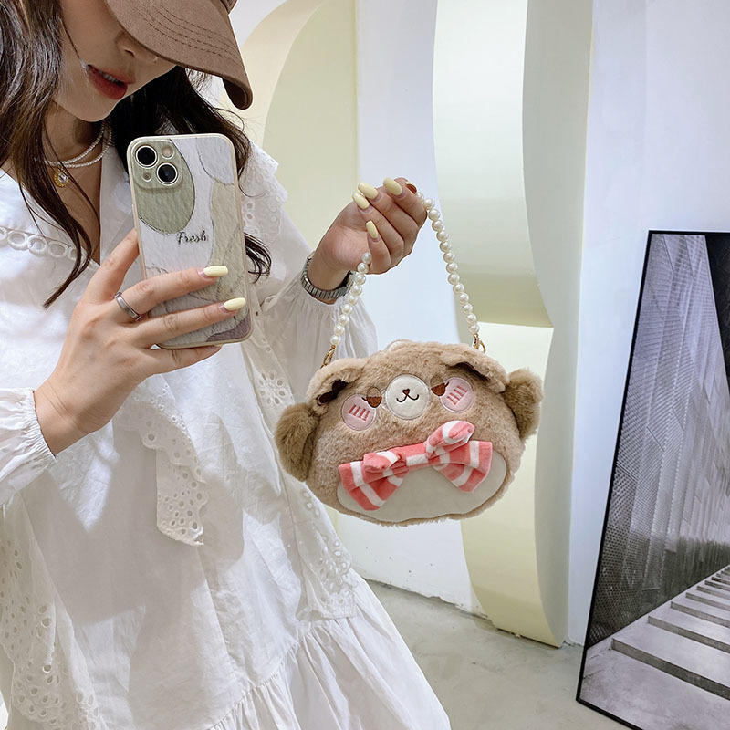2022 New plush doll, cute Maneki Neko crossbody bag for girls, children's cartoon parent-child women's bag Application Scenario