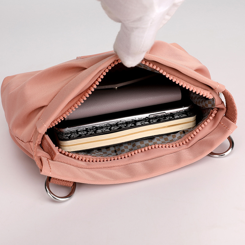 New women's bag 2025 Korean style crossbody bag, women's water-resistant nylon fabric single-shoulder bag, casual and versatile women's bag Application Scenario